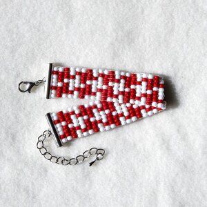 Alabama Houndstooth bead bracelet, handmade, adjustable length, gameday